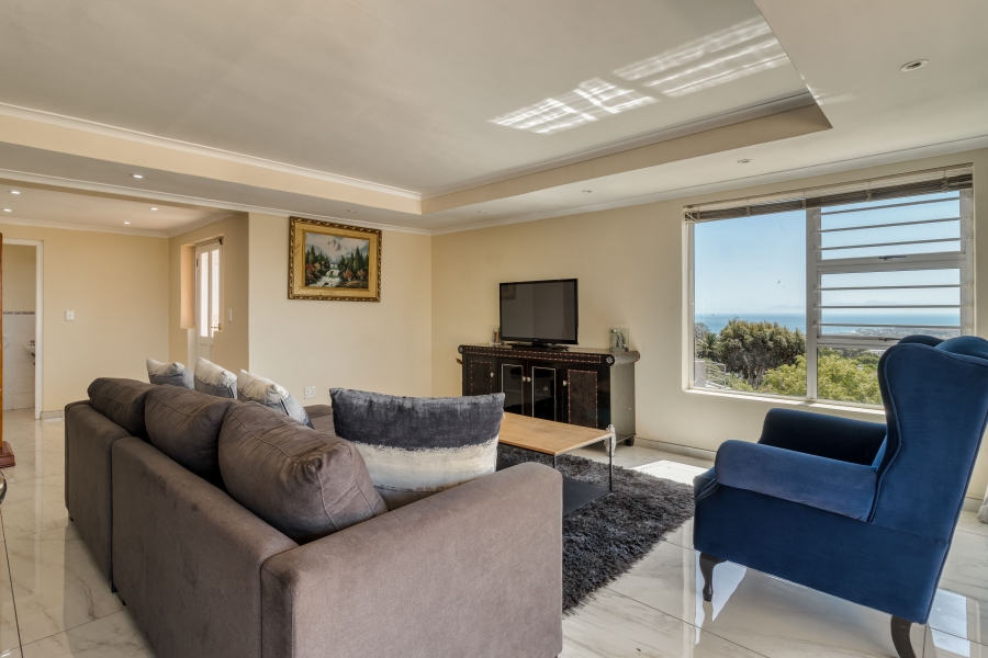 4 Bedroom Property for Sale in Mountainside Western Cape